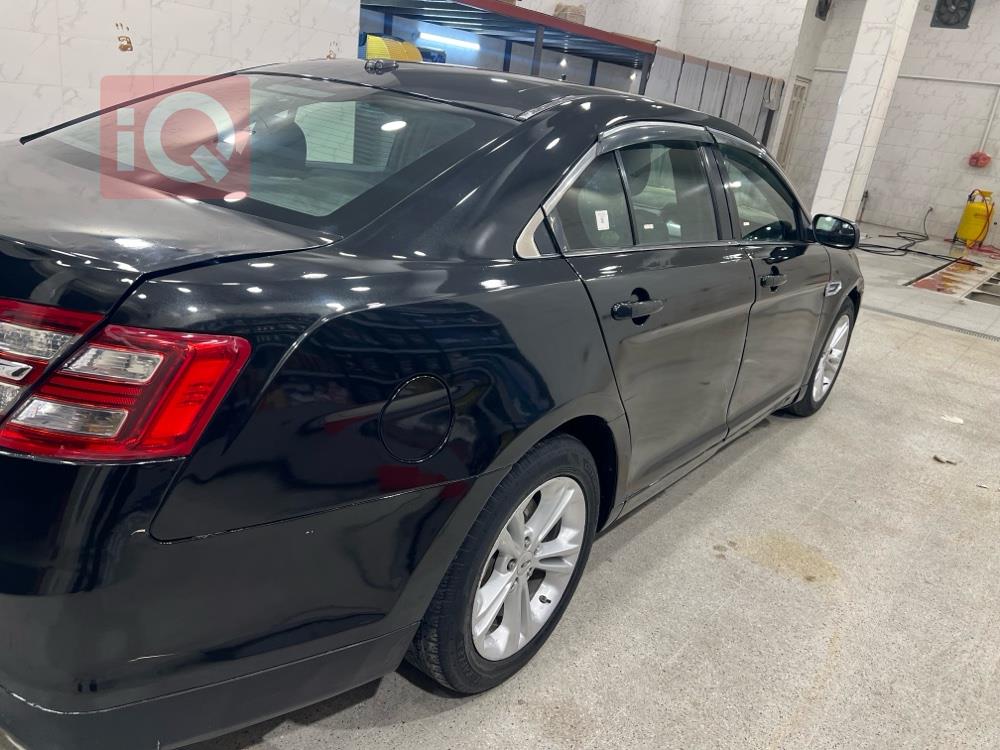 Ford Taurus